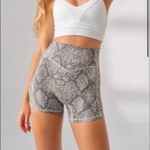 Balance athletica kingdom boa ascend shorts